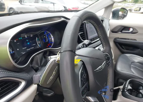 2023 Chrysler Pacifica Hybrid Touring L z USA, uszkodzony, nr VIN 2C4RC1L70PR541580